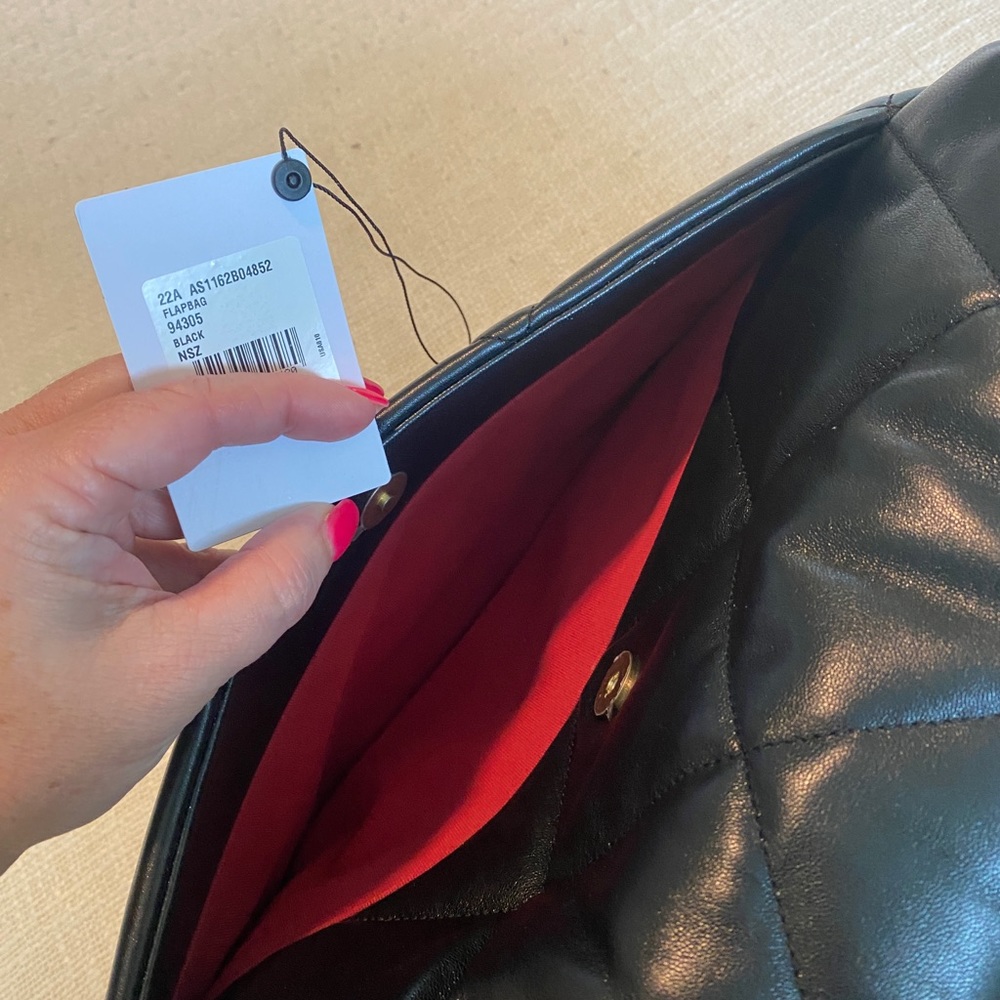 Chanel 19 Maxi Black Lambskin - Picture 4 of 13